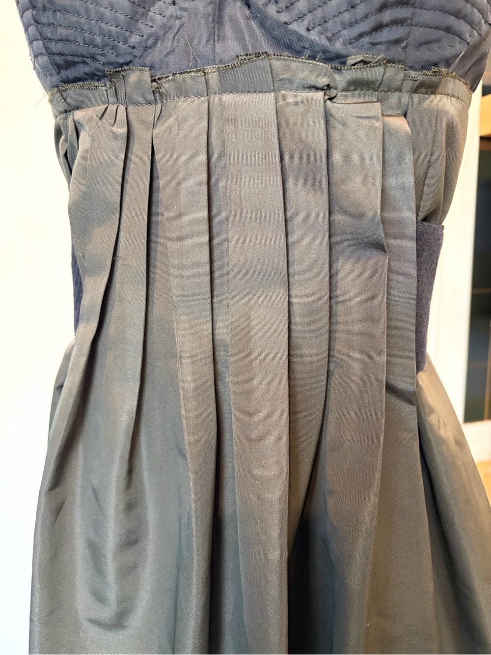 Prada VTG ‘06 Runway Look #8, Olive Taffeta Midi, Satin Bodice, knit straps, 38 - Picture 12 of 16